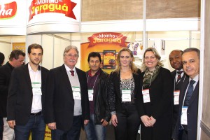 O Secretário de Agricultura e da Pesca, Moacir Sopelsa, em visita ao estande da empresa Moinho Jaraguá em parceria com a Cidasc - Foto: Ascom/Cidasc