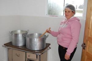 Sheila Carneiro, fabricante de queijos na Comunidade de Faxinal, Município de Campo Alegre